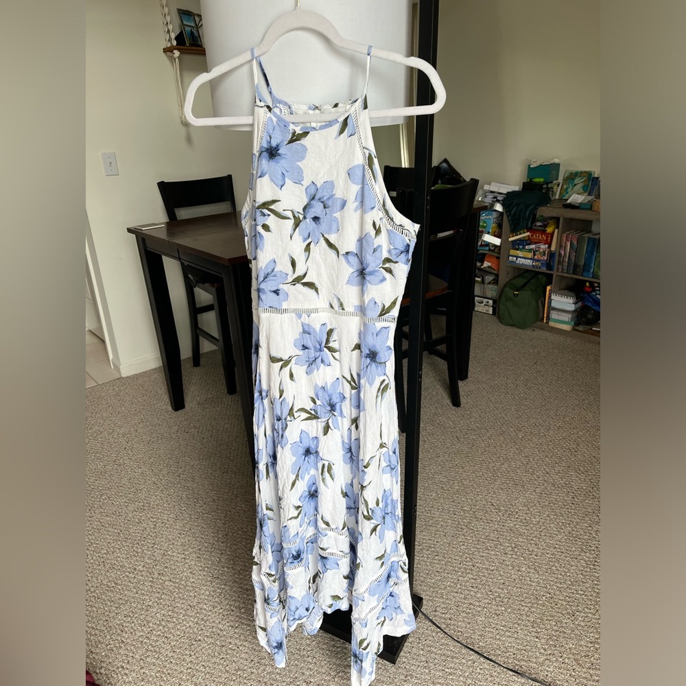 Lulu’s Zahara Blue and White Floral Print Midi Dress